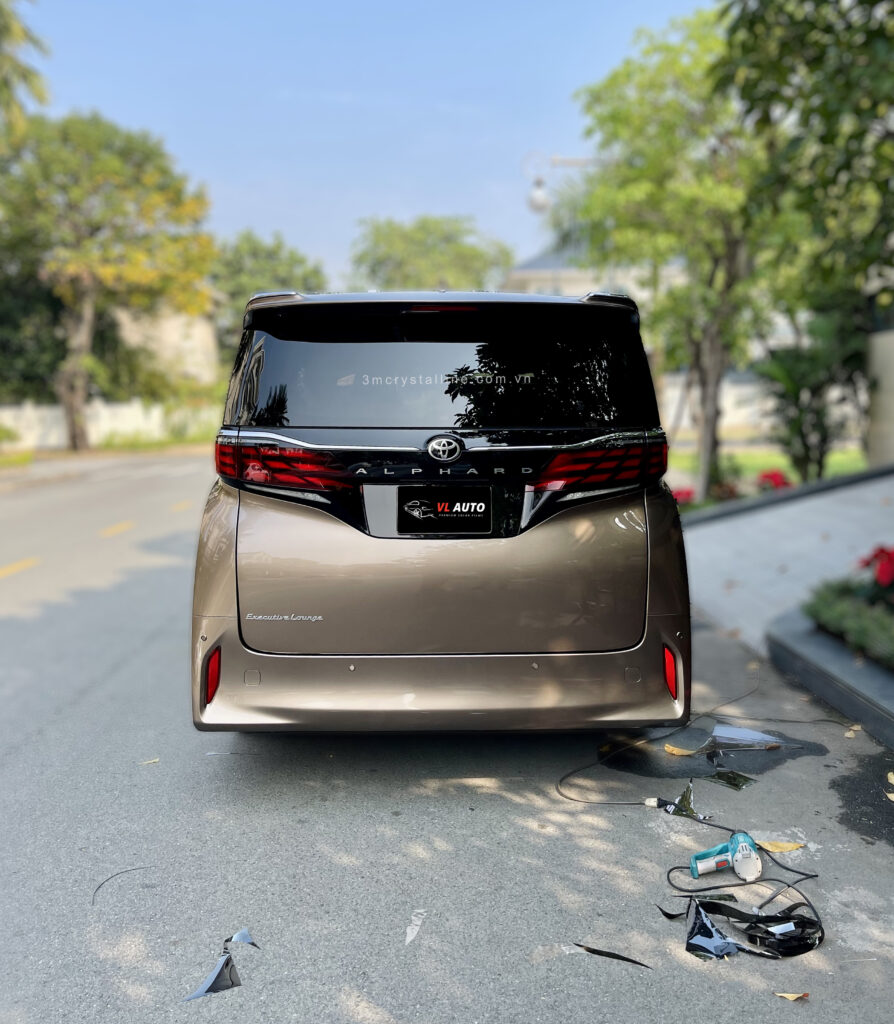 Toyota Alphard 5
